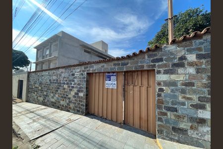 Casa para alugar com 3 quartos, 360m² em Industrial, Contagem