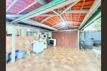 Casa para alugar com 171m², 2 quartos e 2 vagas