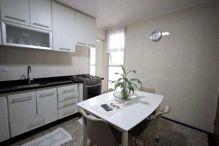 Apartamento à venda com 100m², 2 quartos e 2 vagas Apartamento à venda com 100m², 2 quartos e 2 vagasCozinha