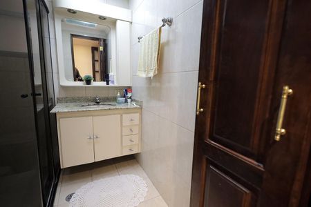 Apartamento à venda com 100m², 2 quartos e 2 vagas Apartamento à venda com 100m², 2 quartos e 2 vagasBanheiro