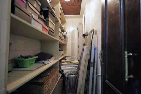 Apartamento à venda com 100m², 2 quartos e 2 vagas Apartamento à venda com 100m², 2 quartos e 2 vagasArmários