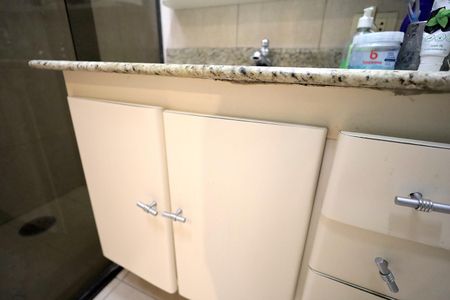 Apartamento à venda com 100m², 2 quartos e 2 vagas Apartamento à venda com 100m², 2 quartos e 2 vagasBanheiro