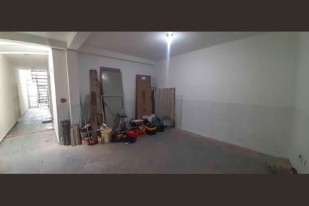 Casa para alugar com 198m², 1 quarto e 1 vaga Casa para alugar com 198m², 1 quarto e 1 vagaQuintal