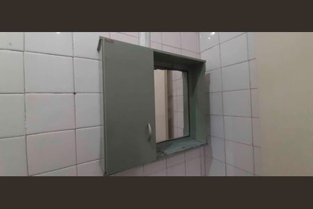 Banheiro social de casa para alugar com 1 quarto, 198m² em Jardim D’abril, São Paulo