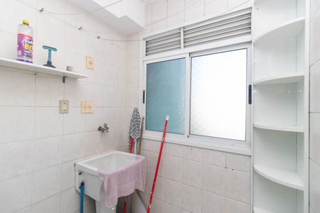 Apartamento para alugar com 57m², 2 quartos e 1 vaga Apartamento para alugar com 57m², 2 quartos e 1 vagaCozinha e Área de Serviço