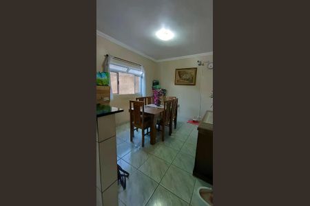 Casa à venda com 97m², 2 quartos e 1 vaga