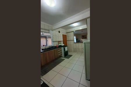 Casa à venda com 97m², 2 quartos e 1 vaga