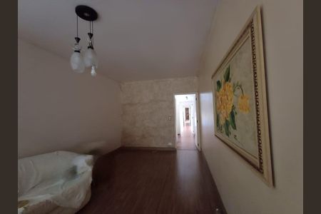 Casa à venda com 3 quartos, 203m² em Vila Carrão, São Paulo