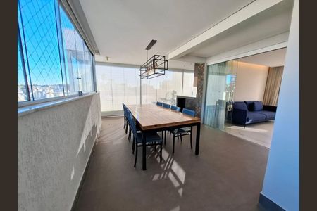 Apartamento à venda com 232m², 4 quartos e 4 vagas