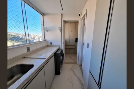 Apartamento à venda com 232m², 4 quartos e 4 vagas