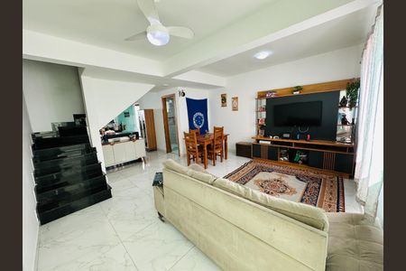 Casa de condomínio à venda com 120m², 3 quartos e 1 vaga
