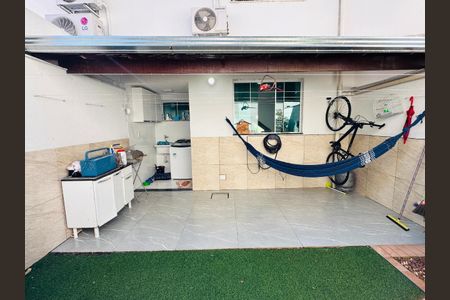 Casa de condomínio à venda com 120m², 3 quartos e 1 vaga