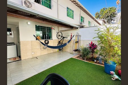 Casa de condomínio à venda com 120m², 3 quartos e 1 vaga