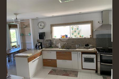 Casa à venda com 4 quartos, 613m² em São Domingos, São Paulo