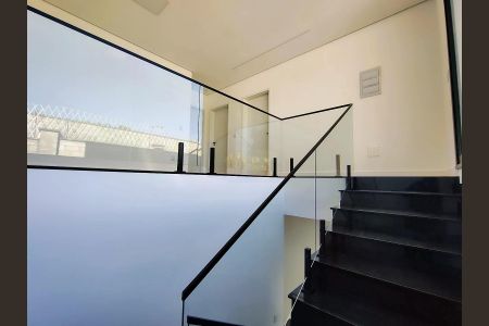 Casa à venda com 3 quartos, 260m² em Jardim Tereza Cristina, Jundiaí