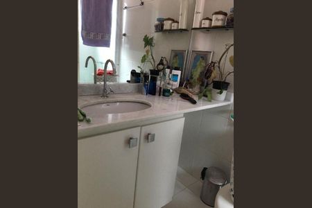 Apartamento à venda com 2 quartos, 80m² em Jardim Tupanci, Barueri