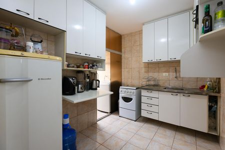 Cozinha de apartamento para alugar com 2 quartos, 56m² em Vila Sonia, São Paulo