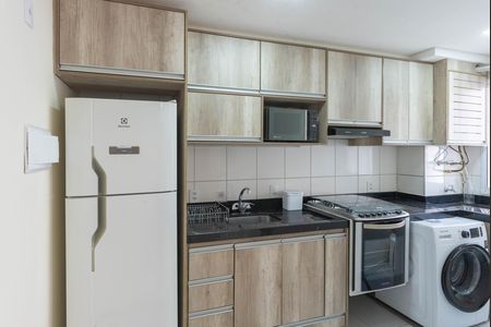 Cozinha de apartamento para alugar com 2 quartos, 44m² em Jardim Ipaussurama, Campinas