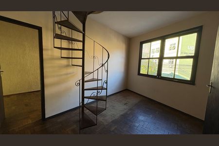 Apartamento para alugar com 3 quartos, 70m² em Itamarati, Petrópolis