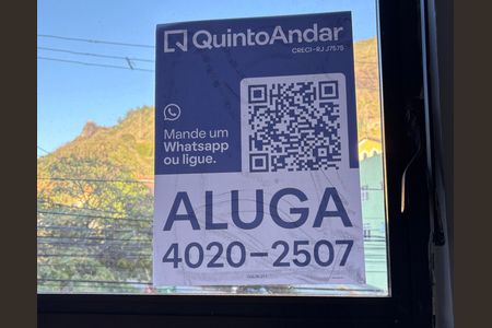 Placa de apartamento para alugar com 3 quartos, 70m² em Itamarati, Petrópolis