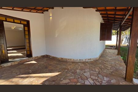 Varanda  de casa à venda com 4 quartos, 427m² em Santos Dumont, Lagoa Santa