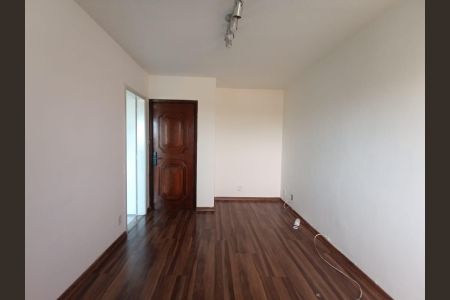 Sala de apartamento para alugar com 2 quartos, 65m² em Comendador Soares, Nova Iguaçu