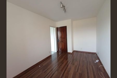 Sala de apartamento para alugar com 2 quartos, 65m² em Comendador Soares, Nova Iguaçu
