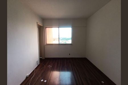 Sala de apartamento para alugar com 2 quartos, 65m² em Comendador Soares, Nova Iguaçu