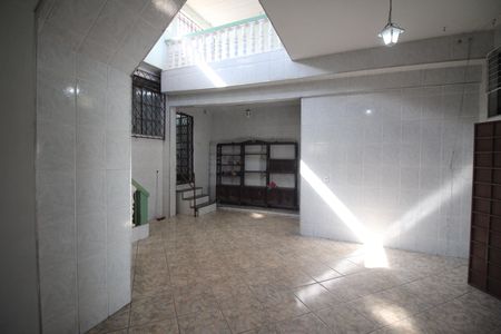 Casa para alugar com 280m², 2 quartos e 5 vagasArea interna