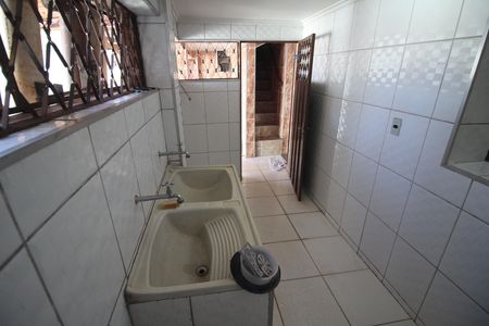 Área de Serviço de casa para alugar com 2 quartos, 280m² em Milionários, Belo Horizonte