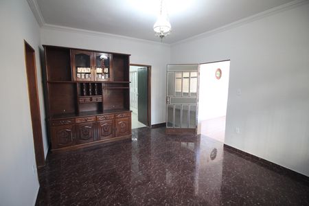 Casa para alugar com 2 quartos, 280m² em Milionários, Belo Horizonte