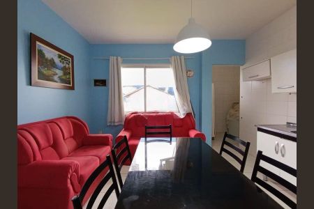 Sala / Cozinha de apartamento para alugar com 2 quartos, 48m² em Carianos, Florianópolis