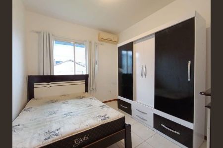 Quarto 2 de apartamento para alugar com 2 quartos, 48m² em Carianos, Florianópolis