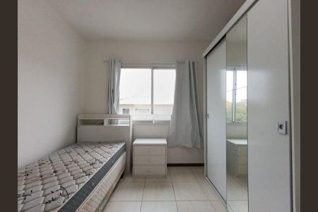 Quarto 1 de apartamento para alugar com 2 quartos, 48m² em Carianos, Florianópolis