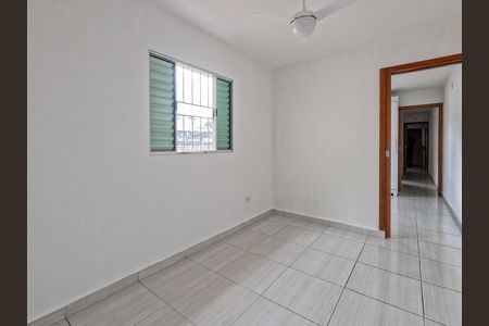 Casa para alugar com 3 quartos, 130m² em Jardim Santo Elias, São Paulo