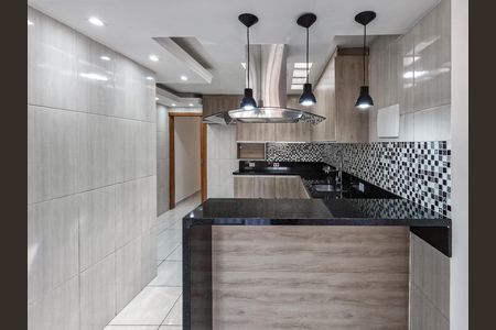 Casa para alugar com 3 quartos, 130m² em Jardim Santo Elias, São Paulo