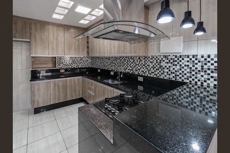 Casa para alugar com 3 quartos, 130m² em Jardim Santo Elias, São Paulo