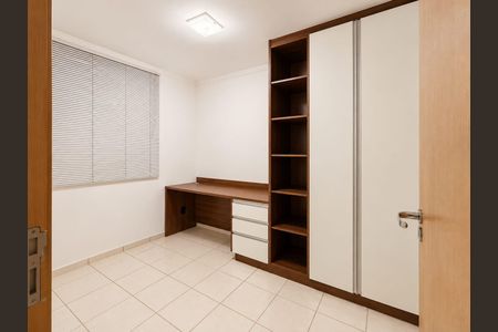 Quarto de apartamento para alugar com 2 quartos, 45m² em Shopping Park, Uberlândia