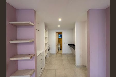 Casa de condomínio para alugar com 420m², 4 quartos e 2 vagas Casa de condomínio para alugar com 420m², 4 quartos e 2 vagasSuíte 2 - Closet