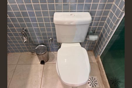 Suíte 1 - Banheiro de casa de condomínio para alugar com 4 quartos, 420m² em Recreio dos Bandeirantes, Rio de Janeiro