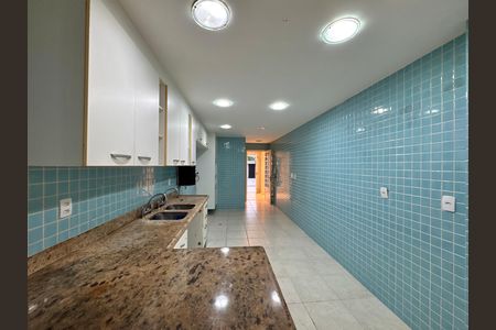 Casa de condomínio para alugar com 420m², 4 quartos e 2 vagas Casa de condomínio para alugar com 420m², 4 quartos e 2 vagasCozinha
