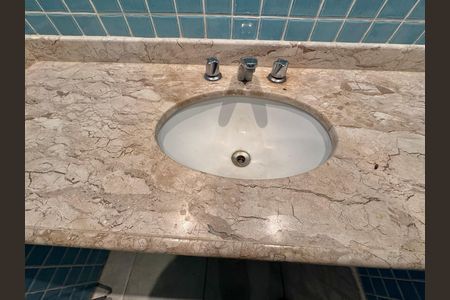 Casa de condomínio para alugar com 420m², 4 quartos e 2 vagas Casa de condomínio para alugar com 420m², 4 quartos e 2 vagasSuíte 3 - Banheiro
