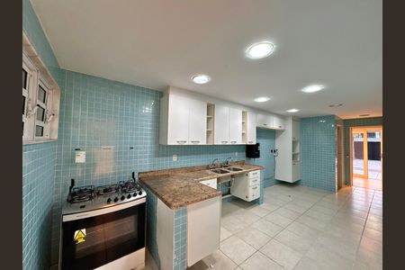 Cozinha de casa de condomínio para alugar com 4 quartos, 420m² em Recreio dos Bandeirantes, Rio de Janeiro