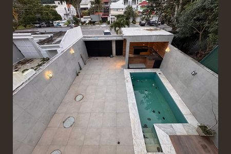 Casa de condomínio para alugar com 420m², 4 quartos e 2 vagas Casa de condomínio para alugar com 420m², 4 quartos e 2 vagasSuíte 1 - Varanda