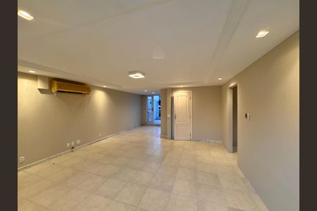 Casa de condomínio para alugar com 420m², 4 quartos e 2 vagas Casa de condomínio para alugar com 420m², 4 quartos e 2 vagasSalão