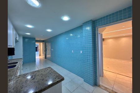 Casa de condomínio para alugar com 420m², 4 quartos e 2 vagas Casa de condomínio para alugar com 420m², 4 quartos e 2 vagasCozinha