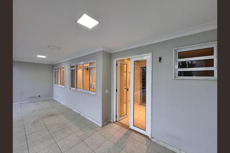Casa de condomínio para alugar com 420m², 4 quartos e 2 vagas Casa de condomínio para alugar com 420m², 4 quartos e 2 vagasÁrea externa