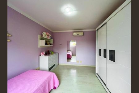 Casa de condomínio para alugar com 221m², 3 quartos e 4 vagas