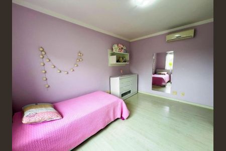 Casa de condomínio para alugar com 221m², 3 quartos e 4 vagas