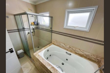 Casa de condomínio para alugar com 221m², 3 quartos e 4 vagas